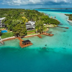 Cristalino Lagoon Front Hotel, Restaurant & Hotel